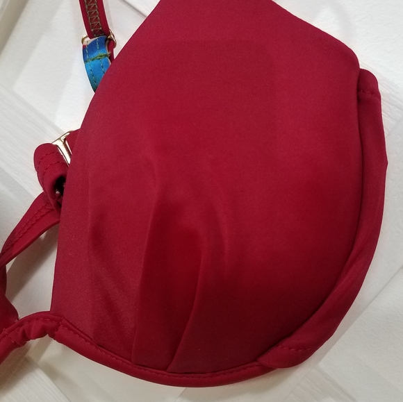 Bikini - Picture 2 of 7